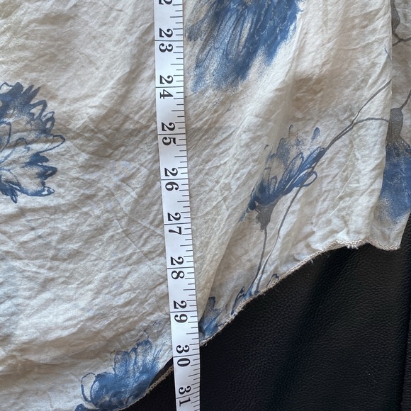 100% silk Piazza Roma top, EUC - Picture 8 of 9